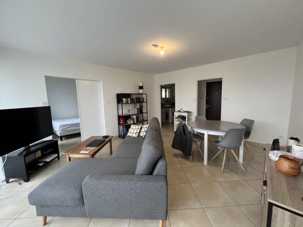 Appartement
                                                                                                                                                                                                                                                                                                                        2 pièce(s)                                                                                                                                                                                                          1 chambre(s)                                                                                                                                                                                                          45.6  m²