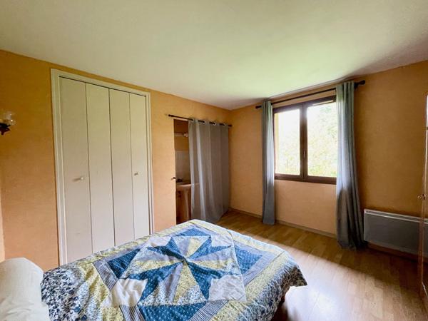 Maison L Isle Jourdain 7 pièce(s) 146 m² avec 2 garages, terrain de 2940 m²