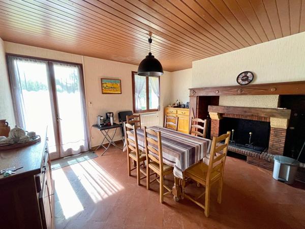 Maison L Isle Jourdain 7 pièce(s) 146 m² avec 2 garages, terrain de 2940 m²