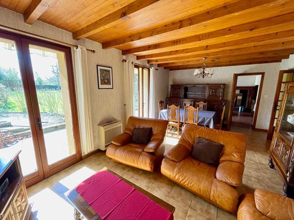 Maison L Isle Jourdain 7 pièce(s) 146 m² avec 2 garages, terrain de 2940 m²