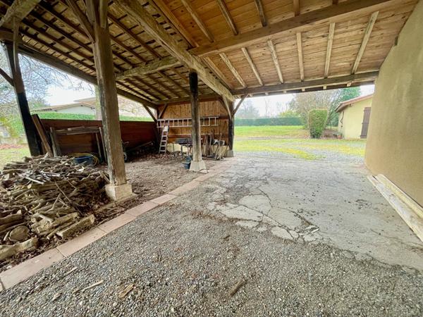 Maison L Isle Jourdain 7 pièce(s) 146 m² avec 2 garages, terrain de 2940 m²