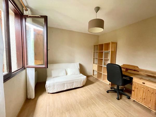 Maison L Isle Jourdain 7 pièce(s) 146 m² avec 2 garages, terrain de 2940 m²