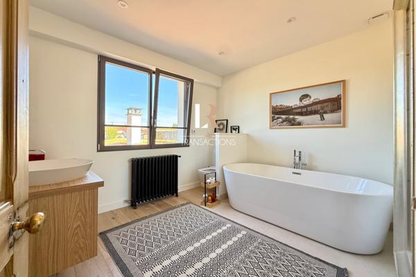 La Rochelle (17000) Fétilly - Maison aux prestations haut de gamme, garage, stationnements, chambre en rdc, piscine..