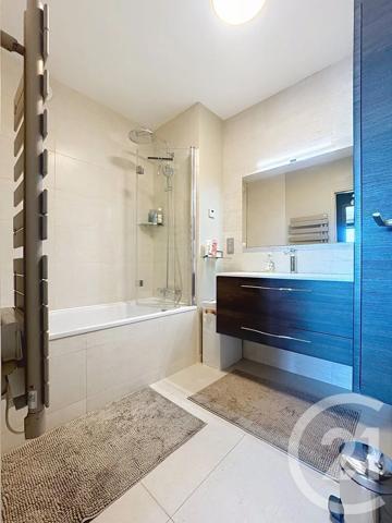 Appartement T4 à vendre  4 pièces - 79,64 m 2   REIMS  - 51