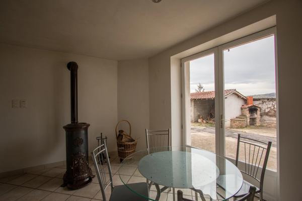 Dpt Rhône (69), à vendre AVEIZE, Ferme, 4 chambres et nombreuses dépendances