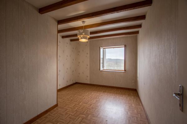 Dpt Rhône (69), à vendre AVEIZE, Ferme, 4 chambres et nombreuses dépendances