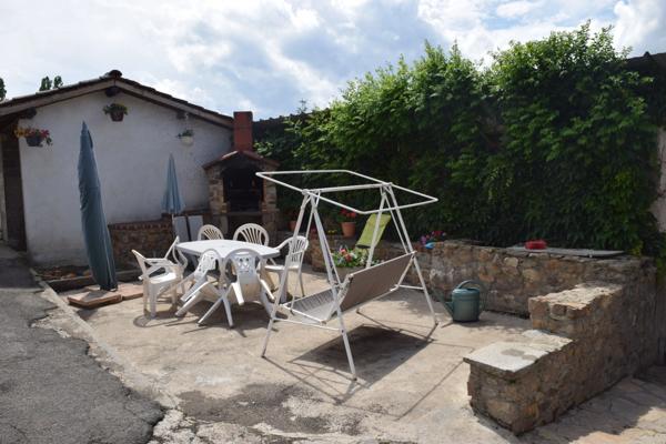 Dpt Rhône (69), à vendre AVEIZE, Ferme, 4 chambres et nombreuses dépendances