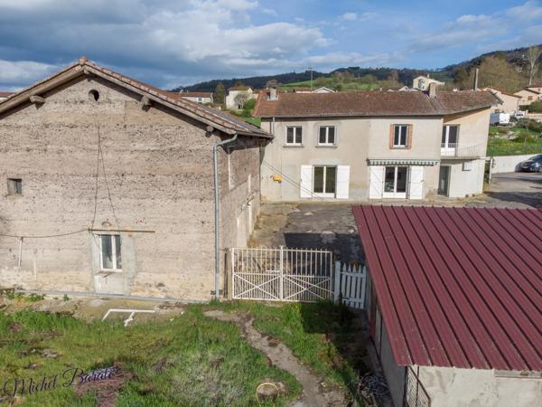 Dpt Rhône (69), à vendre AVEIZE, Ferme, 4 chambres et nombreuses dépendances