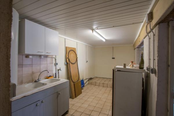Dpt Rhône (69), à vendre AVEIZE, Ferme, 4 chambres et nombreuses dépendances