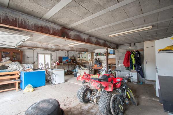 Dpt Rhône (69), à vendre AVEIZE, Ferme, 4 chambres et nombreuses dépendances