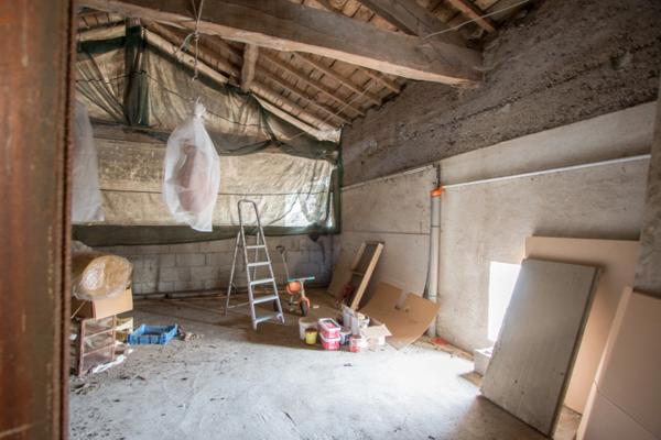 Dpt Rhône (69), à vendre AVEIZE, Ferme, 4 chambres et nombreuses dépendances