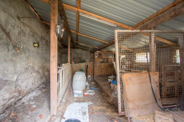 Dpt Rhône (69), à vendre AVEIZE, Ferme, 4 chambres et nombreuses dépendances