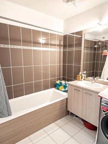 Arcueil : T3, terrasse sans vis à vis, parking