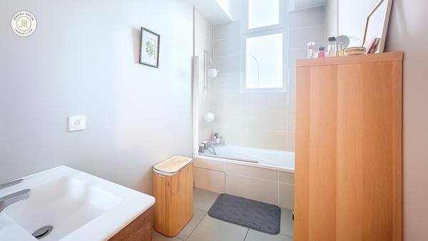 À vendre - T3, 3 pièces situé à Saint-Priest (69800)