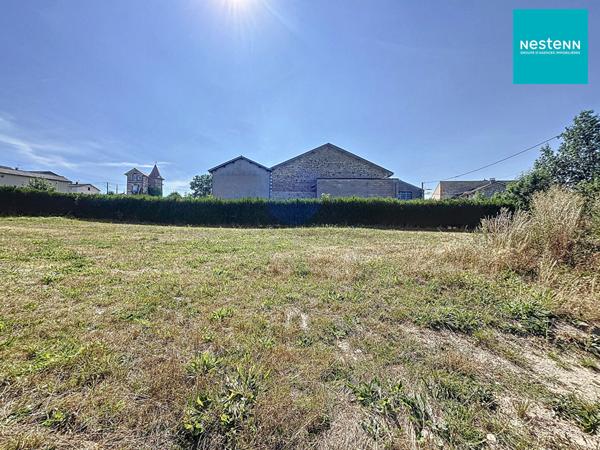 Terrain constructible à USSON EN FOREZ (42550) - 1405 m² - viabilisé
