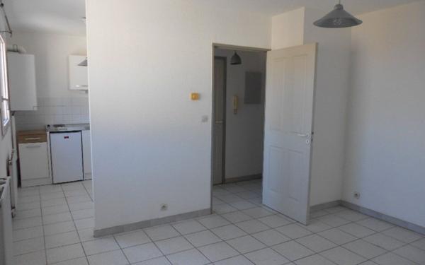Appartement à louer    1 pièce •  Nîmes