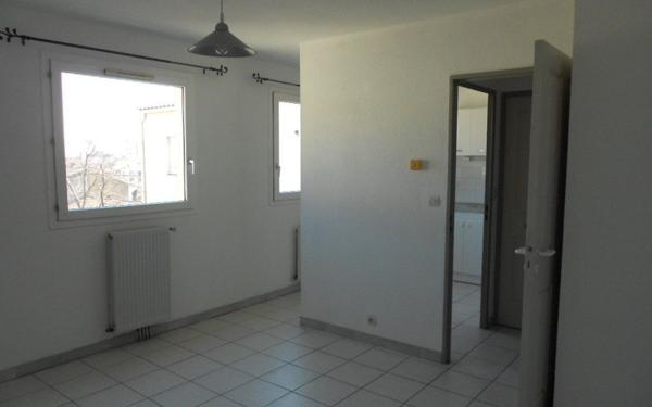 Appartement à louer    1 pièce •  Nîmes