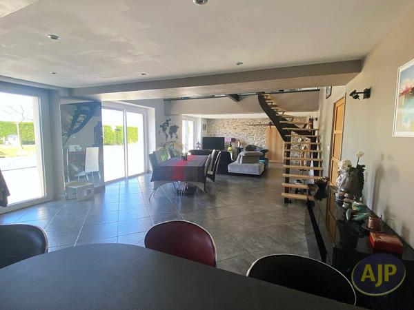 Vente maison Longuenee En Anjou : 438 000 € - AJP Immobilier Angers