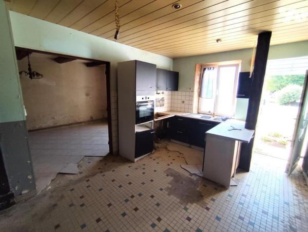 Maison d'habitation avec dépendances & jardin à rénover - Fort potentiel !