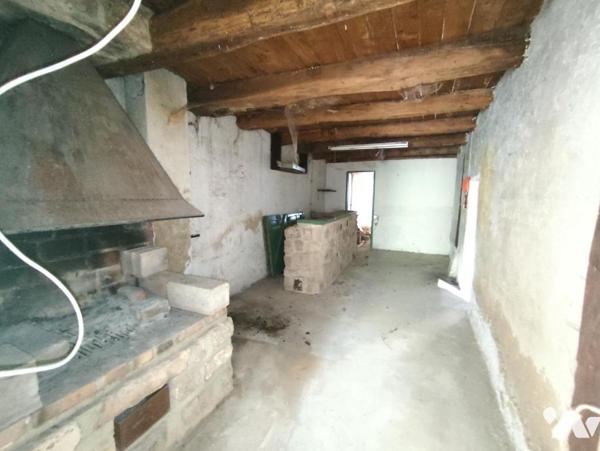 Maison d'habitation avec dépendances & jardin à rénover - Fort potentiel !