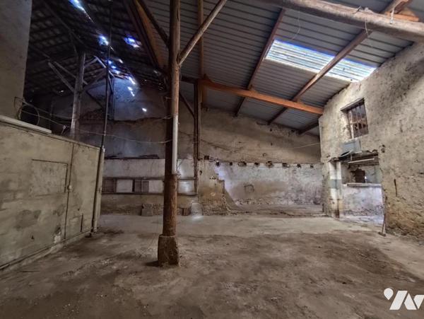 Maison d'habitation avec dépendances & jardin à rénover - Fort potentiel !