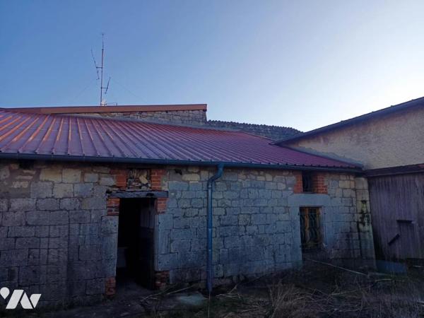 Maison d'habitation avec dépendances & jardin à rénover - Fort potentiel !