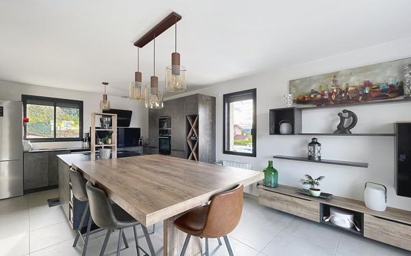 Maison à louer    6 pièces • 163,90 m2 Saint-Just-Saint-Rambert