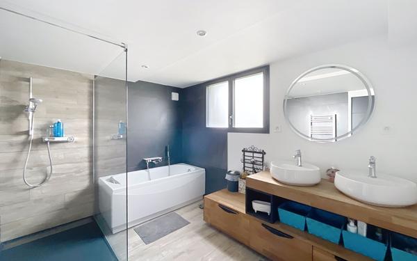 Maison à louer    6 pièces • 163,90 m2 Saint-Just-Saint-Rambert