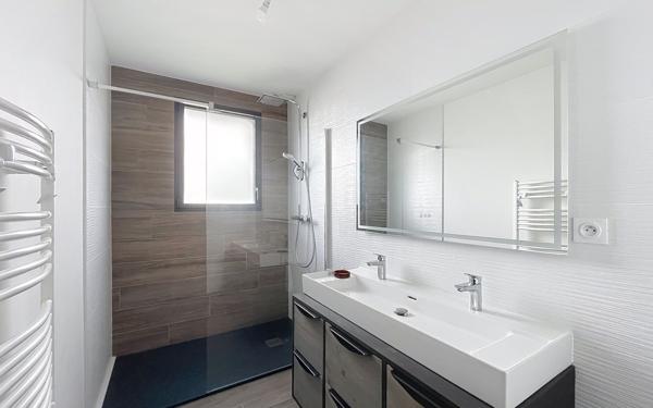 Maison à louer    6 pièces • 163,90 m2 Saint-Just-Saint-Rambert