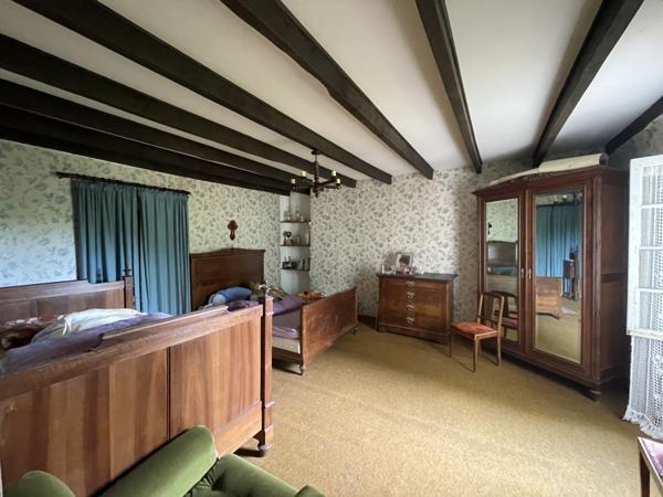 Puycelci (81140) Exclusivité : Charmante maison de 179m2, T3 - T4 avec plus de 4,5h prairie et bois