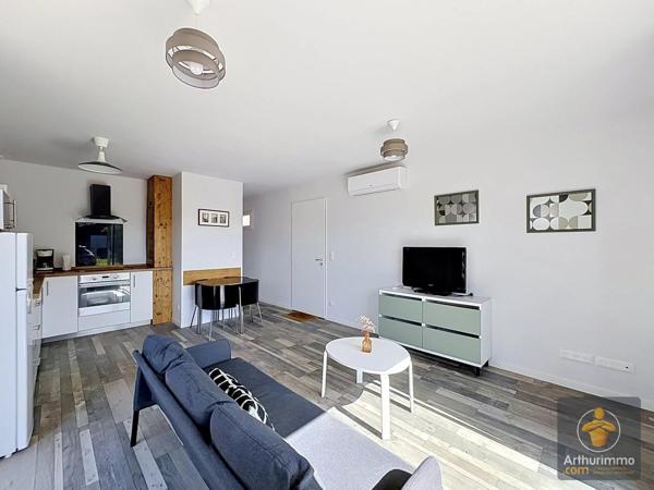 Location                                                      Maison
                        
                     3 pièces                      51 m2                     à Saint-Julien-en-Born