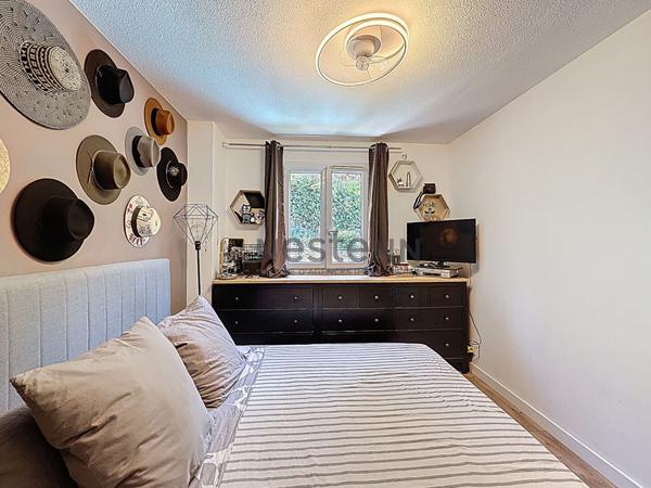 Maison T4 de 110m2 sur un terrain de 240m2- Double box ferme - SECTEUR LA VALENTINE