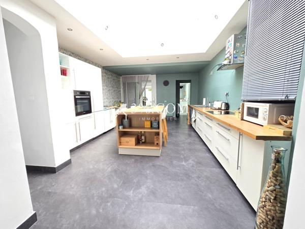 Maison 4 pièce(s) 3 chambre(s) 121 m²