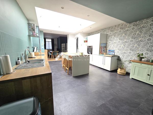 Maison 4 pièce(s) 3 chambre(s) 121 m²