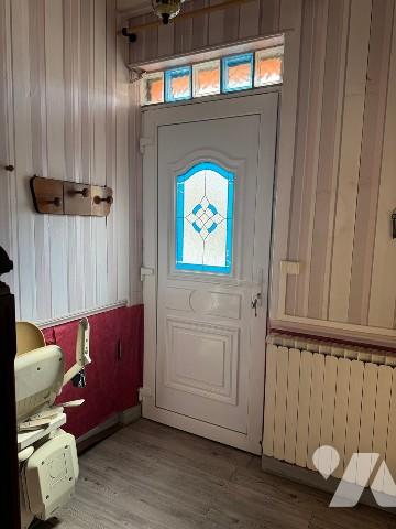 Maison avec 2 chambres, jardin et dépendance