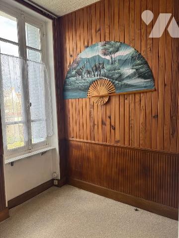 Maison avec 2 chambres, jardin et dépendance