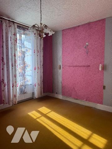 Maison avec 2 chambres, jardin et dépendance