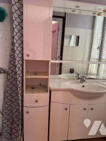 Maison avec 2 chambres, jardin et dépendance