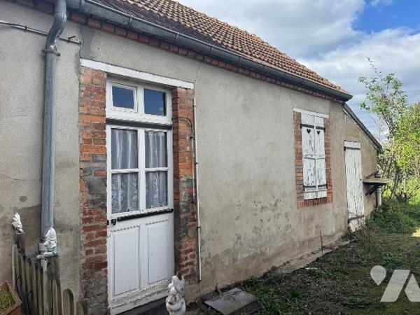 Maison avec 2 chambres, jardin et dépendance