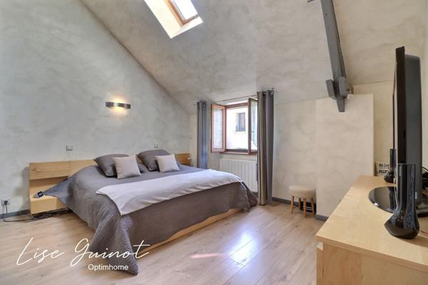 MAISON DE VILLAGE INTÉGRALEMENT RÉNOVÉE