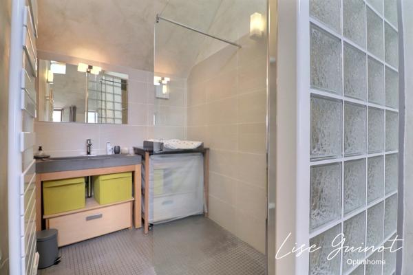 MAISON DE VILLAGE INTÉGRALEMENT RÉNOVÉE
