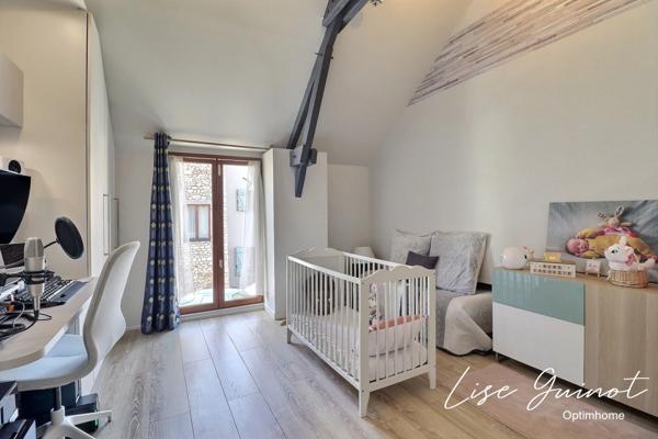 MAISON DE VILLAGE INTÉGRALEMENT RÉNOVÉE