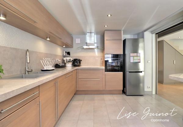MAISON DE VILLAGE INTÉGRALEMENT RÉNOVÉE