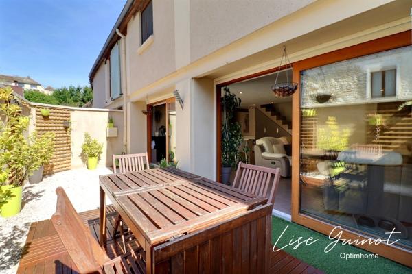 MAISON DE VILLAGE INTÉGRALEMENT RÉNOVÉE