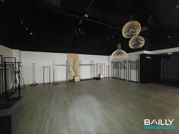 Local commercial 180 m² LA ROCHE SUR YON ? Centre Commercial BELLEVUE (Route de Nantes) , La roche sur yon