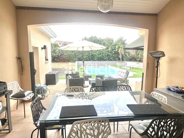 Maison
         6 pièces
        - 170 m² Bien prestige 755 000 € *