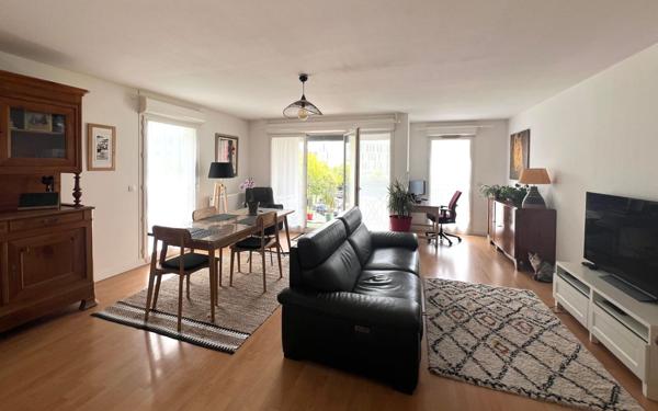 Appartement à vendre    3 pièces • 76,40 m2 Bordeaux