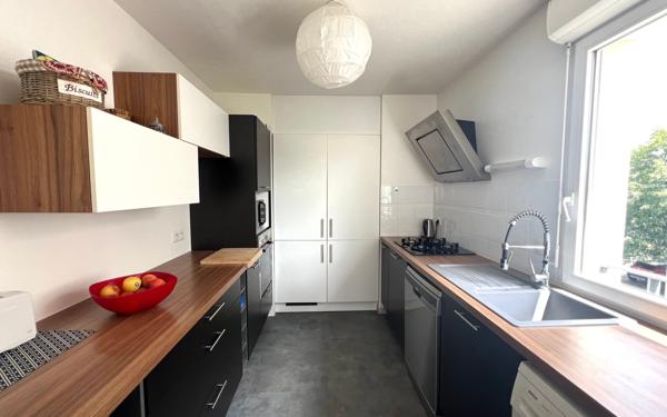 Appartement à vendre    3 pièces • 76,40 m2 Bordeaux