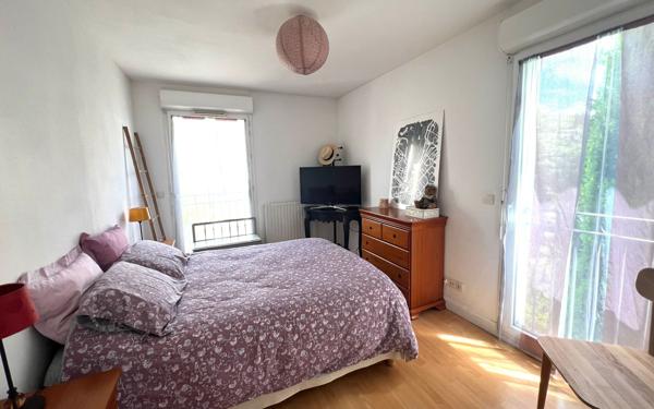 Appartement à vendre    3 pièces • 76,40 m2 Bordeaux
