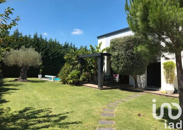 Maison d’architecte 5 pièces de 238 m² à Léognan (33850)